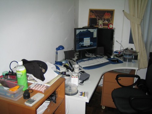 Small desk setup checklist for remote workers setup context image