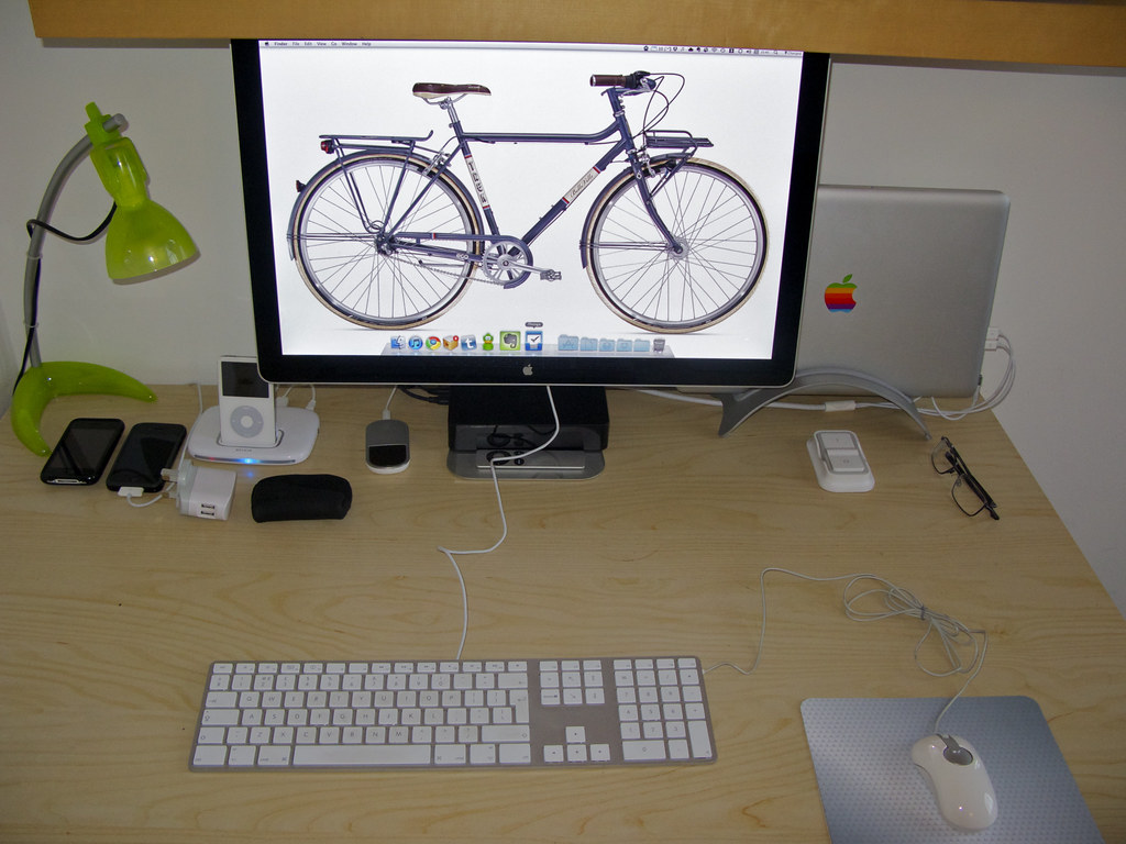 Best monitor arm features for real home offices workspace detail image