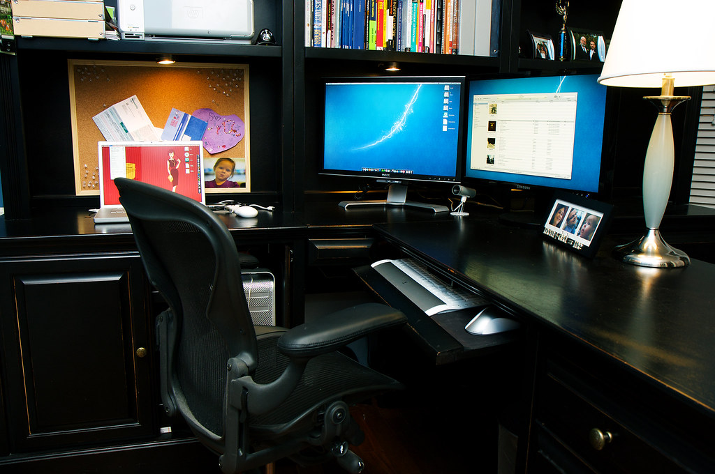 Laptop stand vs monitor riser: which setup makes more sense? workspace detail image