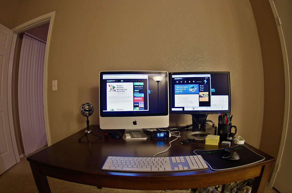 Desk lamp buying guide for video calls and focused work workspace detail image