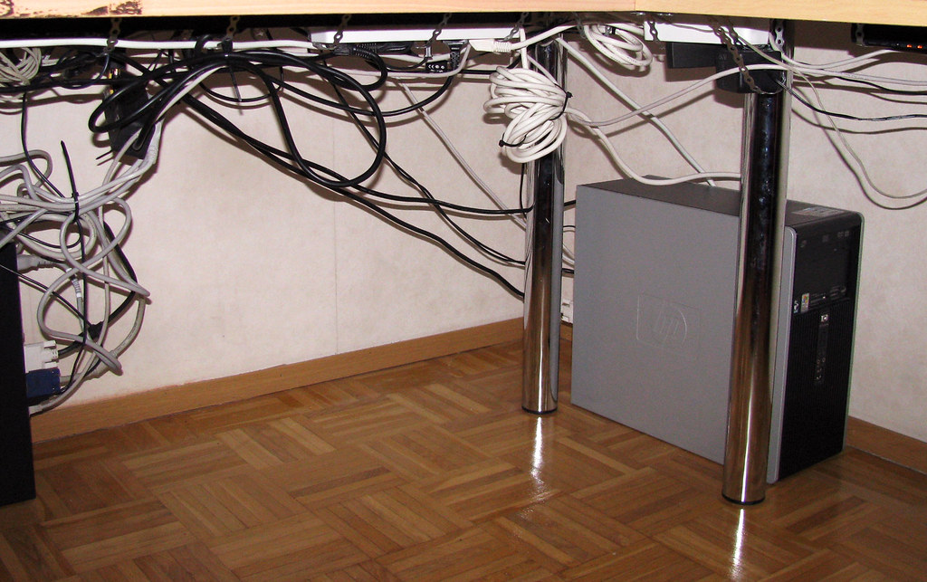 Our desk gear review method and scoring policy setup context image