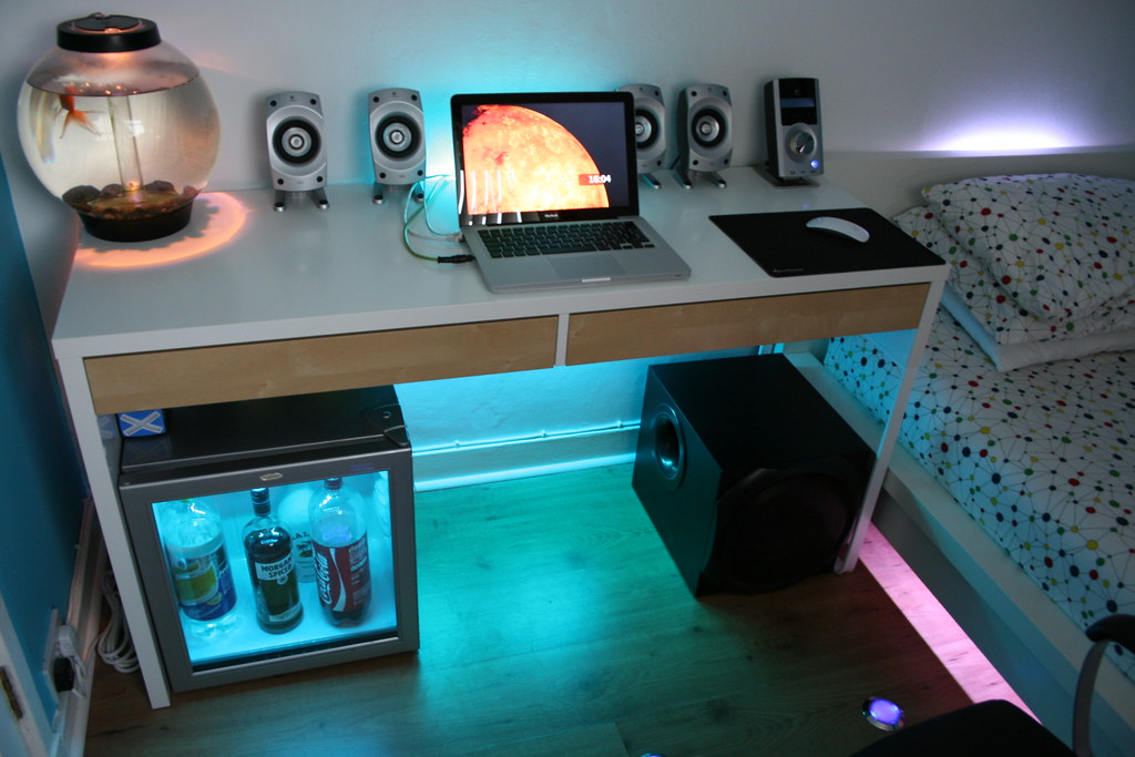 Monitor height and screen distance: a practical setup check setup context image